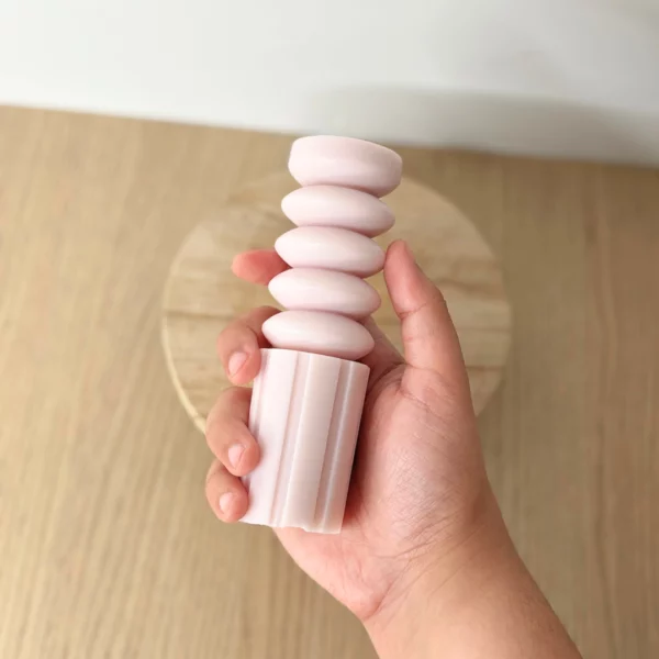 Bougie décorative originale Spirale cylindrique – design sculptural en cire de soja Wickette